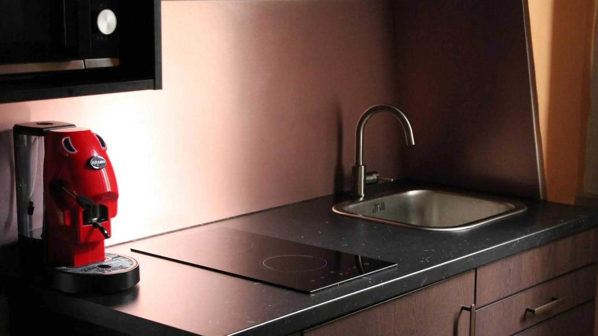 Casa D'Artista Art And Luxury With Wifi, Ac, Smart Monitor In The Heart Of Milan Apartment