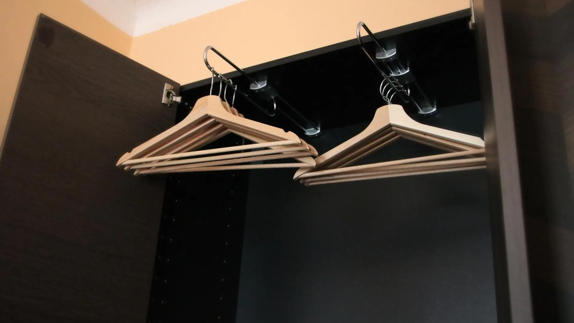 Casa D'Artista Art And Luxury With Wifi, Ac, Smart Monitor In The Heart Of Milan Apartment Italy