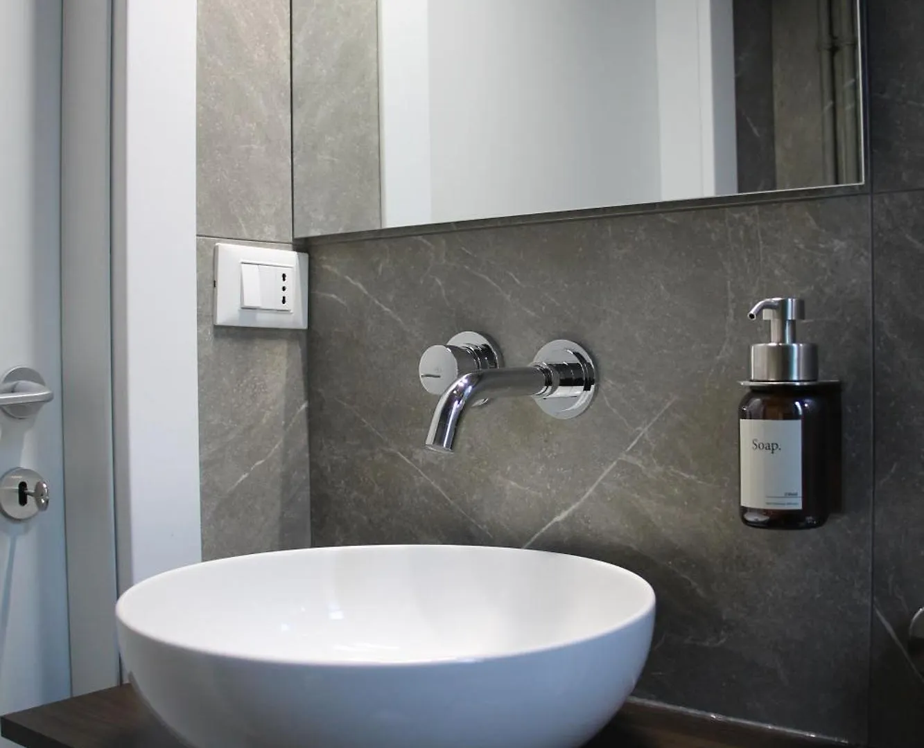 Casa D'Artista Art And Luxury With Wifi, Ac, Smart Monitor In The Heart Of Milan Apartment