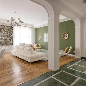Appartement Heart Duomo District, Milaan